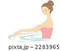 入浴をする女性