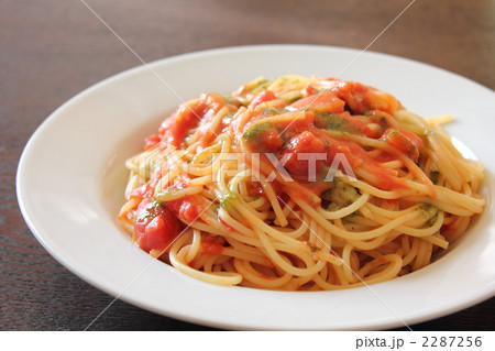 フレッシュトマトのパスタ