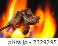 牛肉を焼く