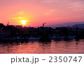 夕暮れ時の漁村