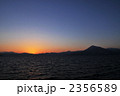 夕暮れの支笏湖