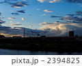 荒川沿いの高速道路と夕日