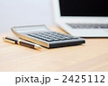 2425112