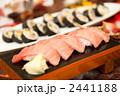 まぐろ握り寿司と巻き寿司