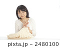 2480100
