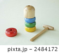 木製の小さなだるま落とし