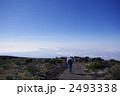 2493338