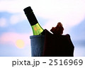 ワインボトルと夕日