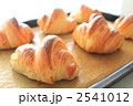 焼き立てクロワッサン