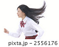 走る女子高生