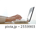 パソコンでデスクワーク