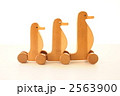木の玩具（ペンギン）