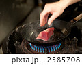 カツオを焼く