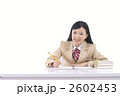 勉強する女子高生