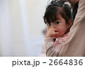 カメラ目線の子どもウェディング
