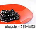 黒豆煮豆　赤い器