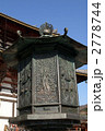 東大寺・大仏殿前の八角大灯籠