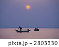 朝の湖