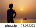 湖畔の青年