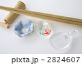 夏の風物の箸置きと竹の箸