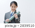 制服を着た中学生