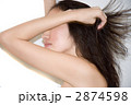 2874598