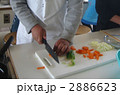 包丁で野菜切るところ