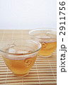 竹製ランチョンマットと麦茶