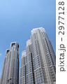 2977128