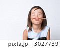 勉強する女の子