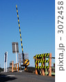 3072458