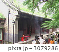 紅螺寺　線香の煙