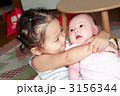 二ヶ月の赤ちゃんと２歳の女の子の姉妹