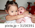 二ヶ月の赤ちゃんと２歳の女の子の姉妹