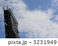 照明塔と青空と雲　