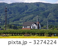 果樹園と民家　山里の果樹園と民家