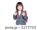 ランドセルを背負う女の子