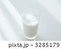 牛乳　朝食イメージ　
