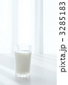 牛乳　朝食イメージ　