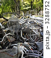 山積みにされた放置自転車