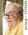 3305686