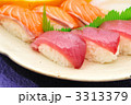 豪華なネタの、お寿司の大皿盛り。