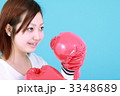 ボクシングする女性