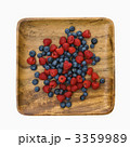 3359989