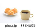 シュークリームとコーヒー