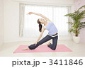 ストレッチする女性