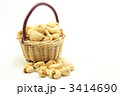 籠に入れたポン菓子