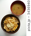 親子丼となめこのお味噌汁