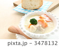 チキンシチューとフランスパン