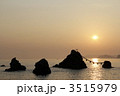 伊勢・二見浦の夫婦岩から昇る朝日